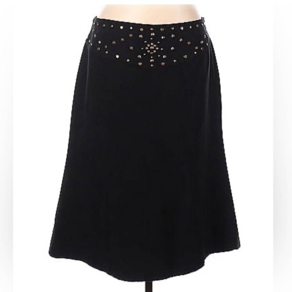 Bandolino - Elegant black skirt with stud detail at waist.